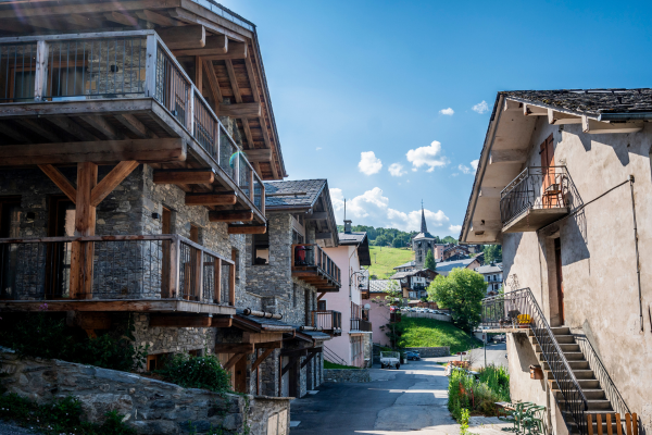Property market trends in the Alps in 2026: the forecasts