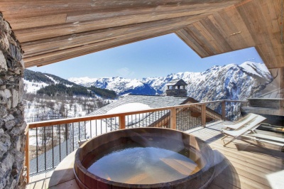 Luxury chalet with jacuzzi