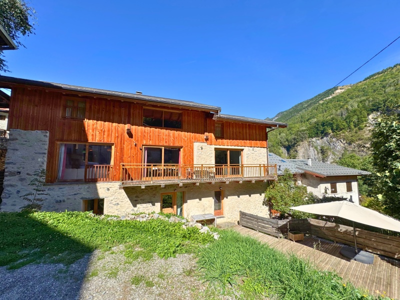 Individual chalet in La Combe