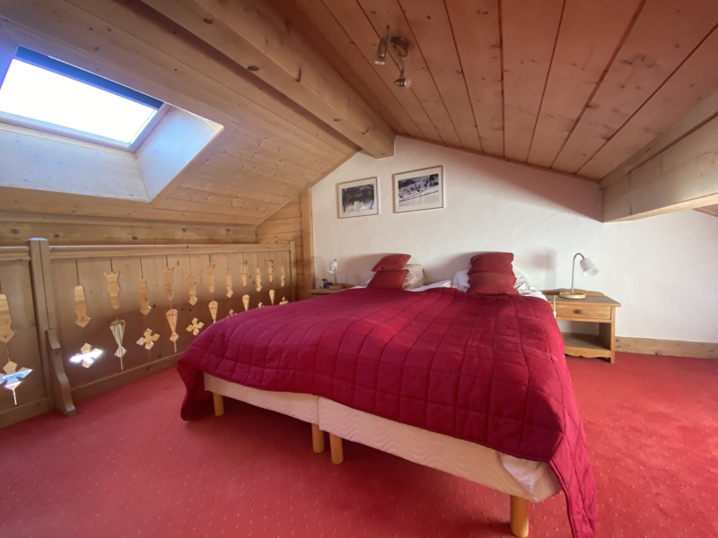 4-bedroom mezzanine apartment with terrace and south-facing view - Photo N°10