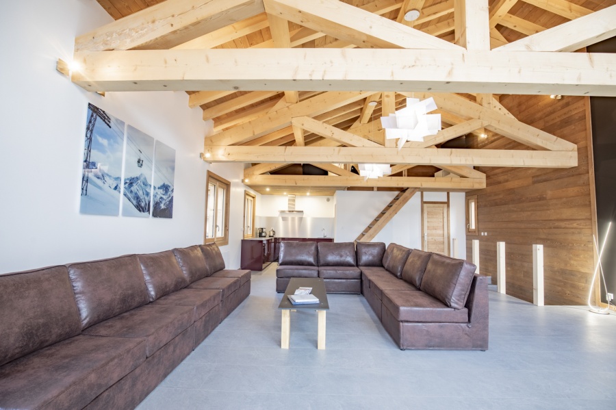 INDIVIDUAL chalet - 6 bedrooms with a total area of 217m2 - Photo N°2